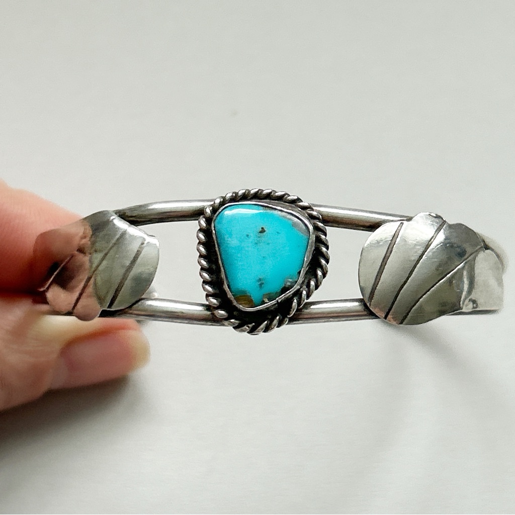 Vintage Southwestern Turquoise Sterling Silver Cuff Bracelet